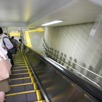 京成成田駅からのエスカレーターが完成したのでラクラク移動