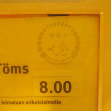 ポストにはムーミンの消印が