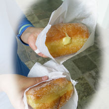 プレーンとバーバリアンクリーム（カスタードクリーム）入り