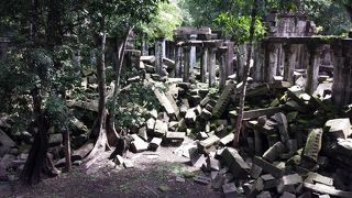 静寂さがない、、