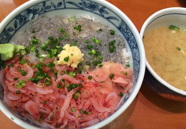 種類豊富な海鮮丼！