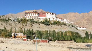 整備の行き届いた僧院