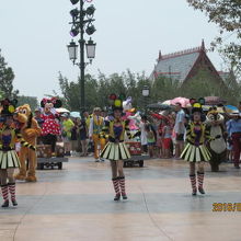 ディパレードがやって来ました。