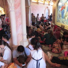 史上最大のお城は史上最大の休憩場所。