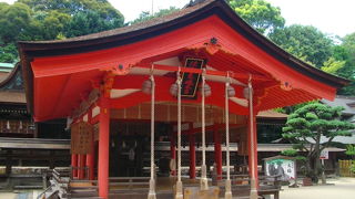 朱色に意見が分かれる所かも知れません。