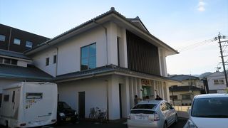 ここでは、リーズナブルな価格にて温泉に入る事ができます。とても暑いお湯で、出た後には、水分補給が必要でしょうね。ぜひ、一度、不老泉