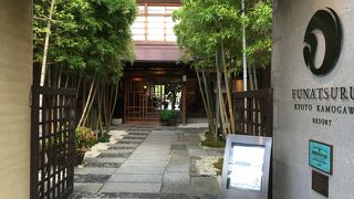 川床でフレンチを堪能