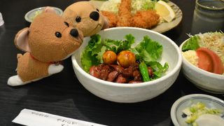 甲府のとりもつ煮発祥の店らしい。