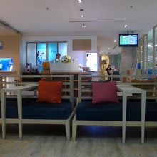 ラウンジ内の様子。場所はA3にあります