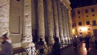 眼前のハドリアヌス帝の神殿が迫力