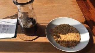 店主夫婦にとっての理想の隠れ家カフェ