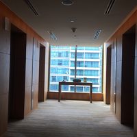 クラブルームのあるフロアのエレベーターホール