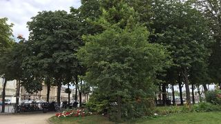 コンコルド広場すぐそばの美しい公園