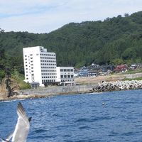 北山崎断崖クルーズで海から見た外観です