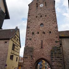 ドルデーの塔（後ろから）