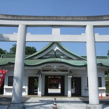 市内最古の神社ですが、近代的な部分もあります