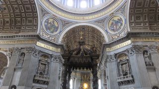 中に入るための荷物チェックに時間がかかりました