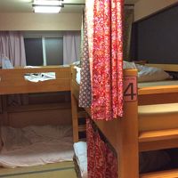 女性4人部屋。2段ベッド2台。