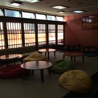 1階に畳とテーブルのスペースがあり広々としている