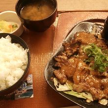 豚みそ焼きくわ焼き定食