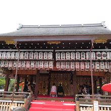 八坂神社の舞殿。