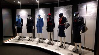 新千歳空港の歴史やＣＡさんの制服など