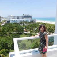 眼下にオーシャンドライヴ。奥に広がるマイアミビーチ。