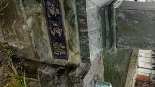 ３番目の橋、この先は運河らしい光景が続く