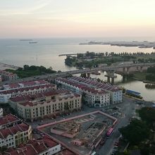 マラッカ海峡も望めます