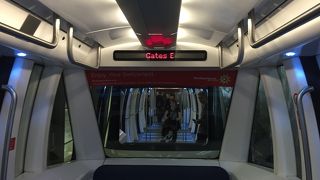 チューリッヒでの乗り継ぎ、日本からの便はほぼ地下鉄移動です