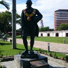 フランシス・ライト像