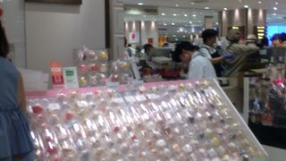 多彩なアイシングクッキー