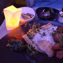 蝋燭の点った機内食