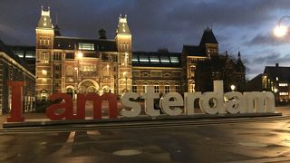 朝早くいかないと I Amsterdam Sign でクリアな写真が取れません