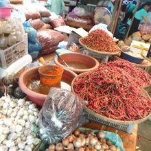 日本人には手が出ないどろどろのものも...何だろう。