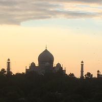 ベランダからの夕日のタージマハル