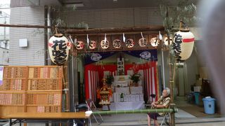 祭りの準備が進められていました。