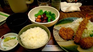 トンカツもいいけど、鳥モツ付きが嬉しい