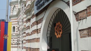 正面と裏面では全く感じが違います