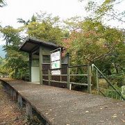 トロッコで通過する廃線駅