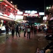 その入口付近にある