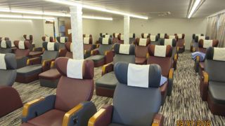 大型フェリーで快適、１等船室がおススメ。