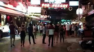 超有名なお店。ストリートの入り口にあって、わかりやすいロケーション。