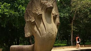 「天空の城ラピュタ」のモチーフ。アンコール遺跡群以外なので、別途入場料必要。