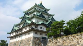 敷地も広く、天守閣も立派です