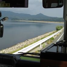 車窓からの中海です
