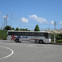 このようなバスも来る時があります。