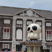 お化け屋敷？　このような施設が増えていた