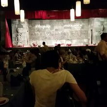 店内はかなり広い