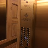 エレベーター、雰囲気あります